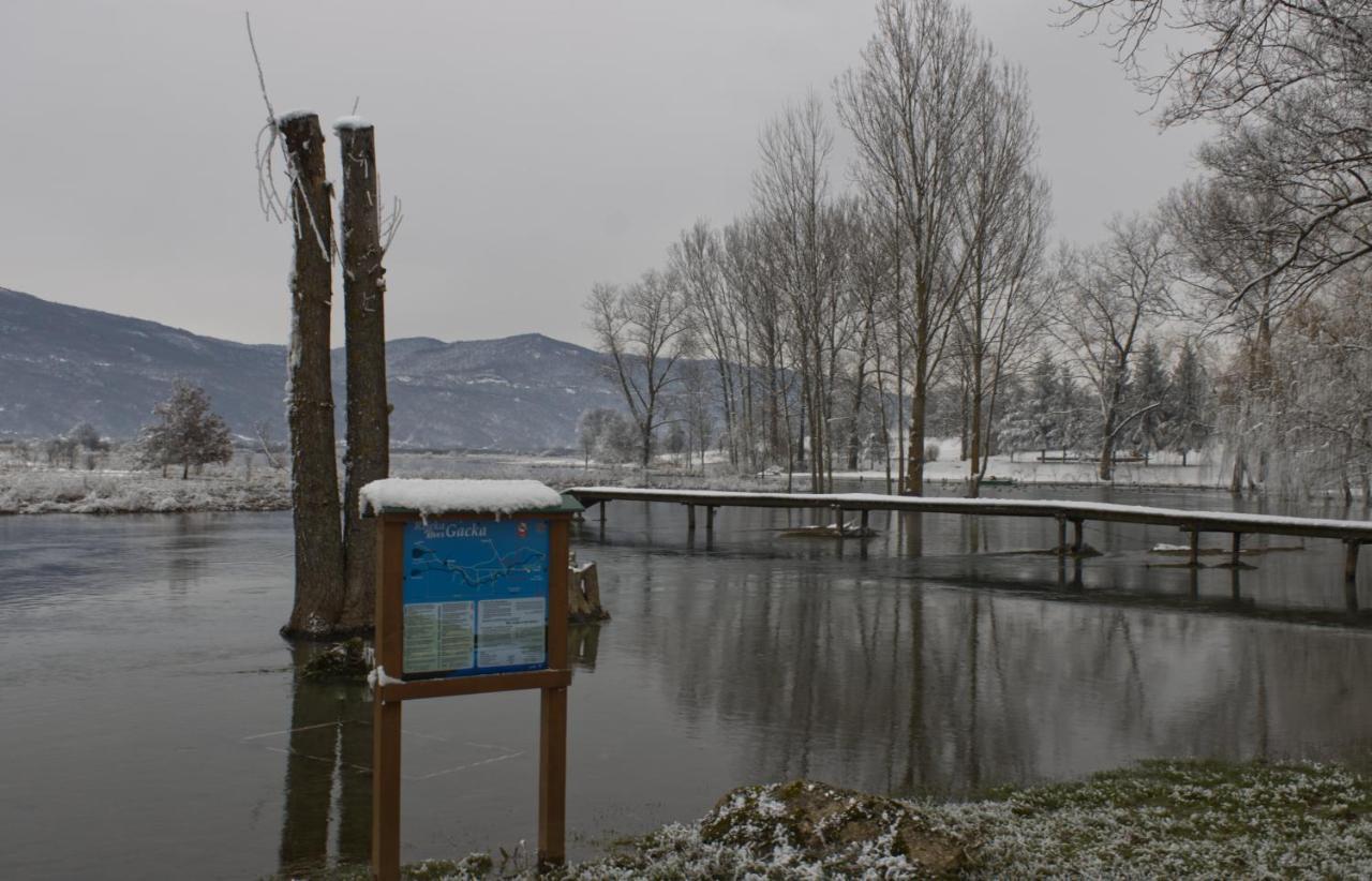 OtočacGacka Idila公寓 外观 照片
